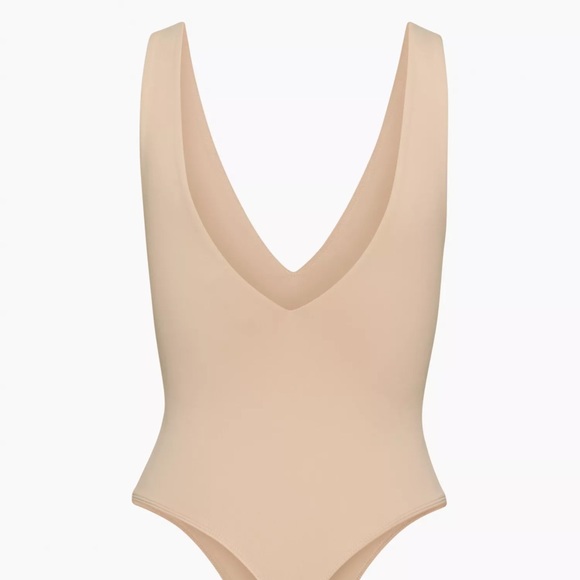 Aritzia Babaton Contour V-Neck Bodysuit - Picture 2 of 5